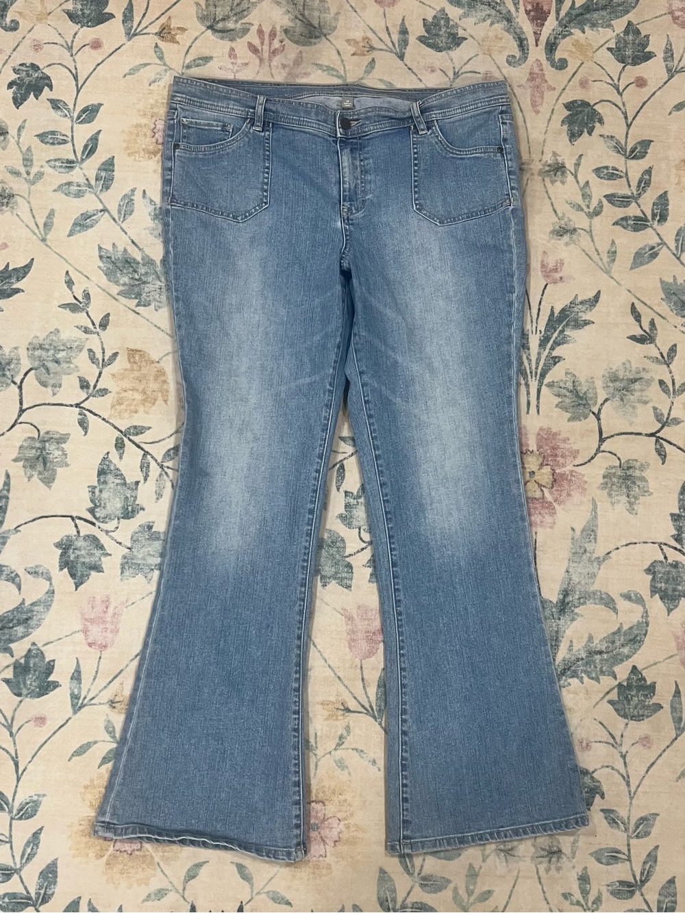 NY & Co Women’s Light Blue Flared Jeans